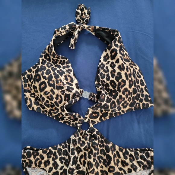 Boohoo one piece swim suit small animal print - Picture 2 of 4